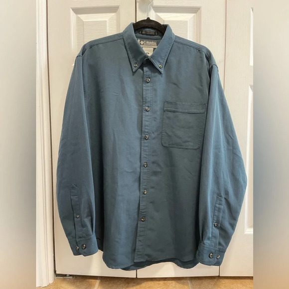 Columbia Men's vintage blue XCO Men casual Button Down Long Sleeve shirt in M - Picture 1 of 6